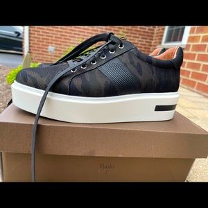 CAMO Paolo Platform sneakers! Gently used, like brand new!